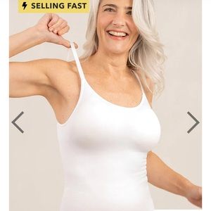 Shapermint Essentials All Day Every Day Scoop Neck Cami shape wear 
White medium